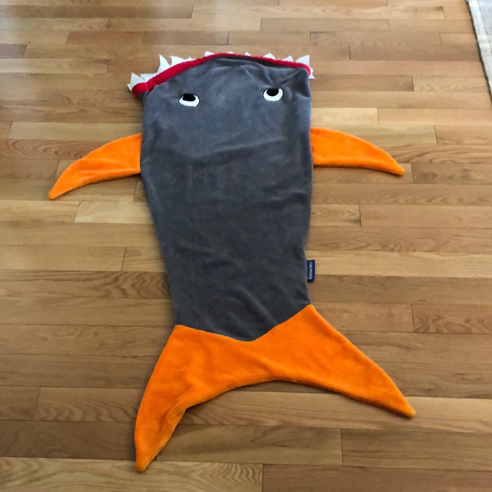 Blankie Tails kids shark blanket